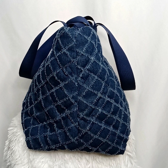 KURT GEIGER LONDON Oversized Denim Fabric Shopper - Picture 7 of 17